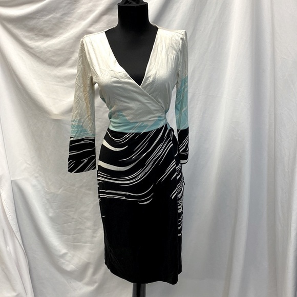 Diane VonFurstenberg wrap dress - Picture 1 of 6